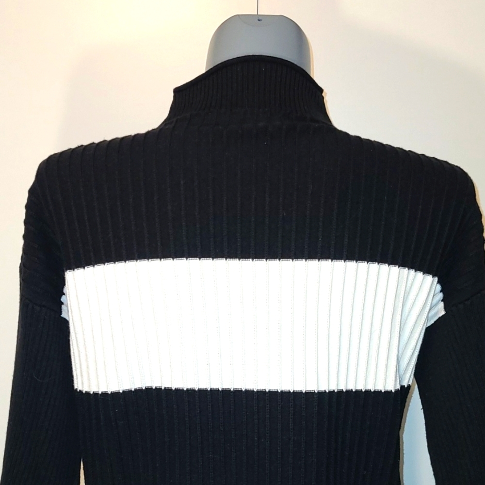 Gabby Isabella ROCK Turtleneck Sweater With Fringe Size XS - Picture 7 of 12
